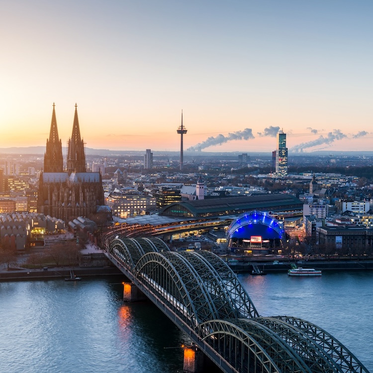 Brücke und Dom in Köln